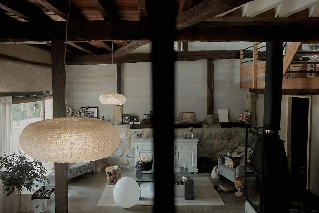 Villa French Farmhouse Between Lake & Mountain Hery-sur-Alby